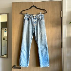 Levi’s Wedgie Straight Jeans / Size 26 / Light blue wash